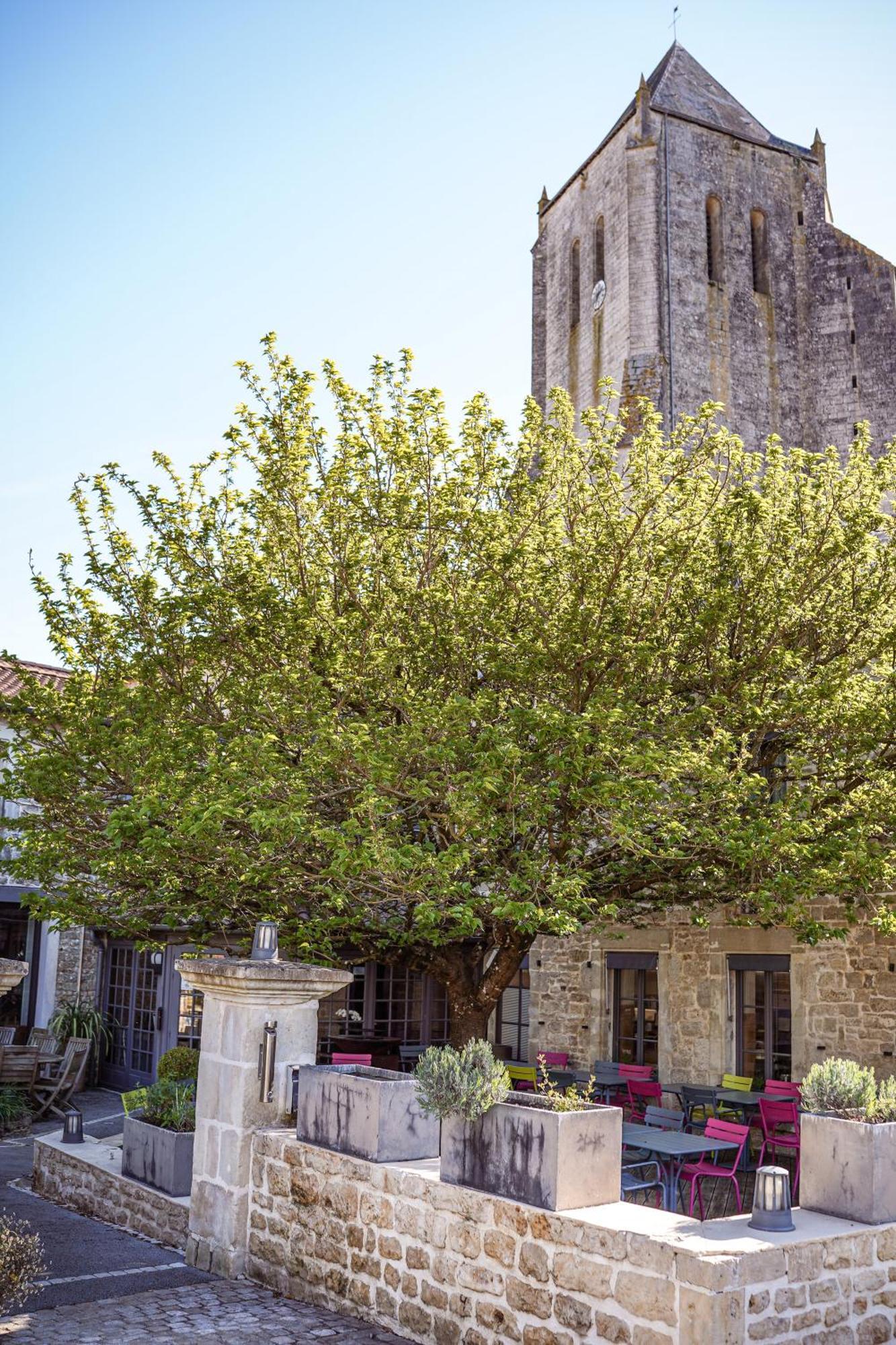 Logis Hostellerie De L'Abbaye Celles-sur-Belle Exterior photo